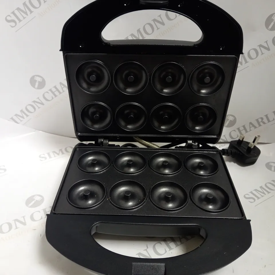 GEEPAS 8PCS DOUGHNUT MAKER