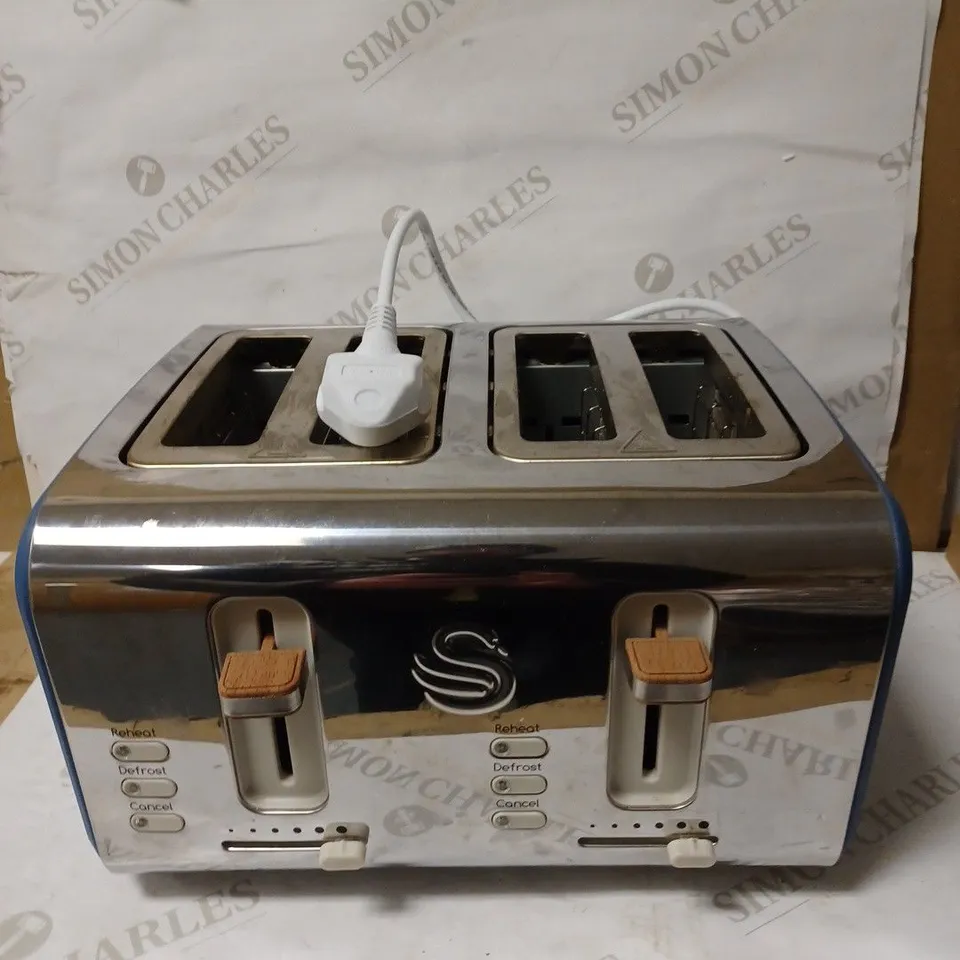SWAN NORDIC 4 SLICE TOASTER BLUE