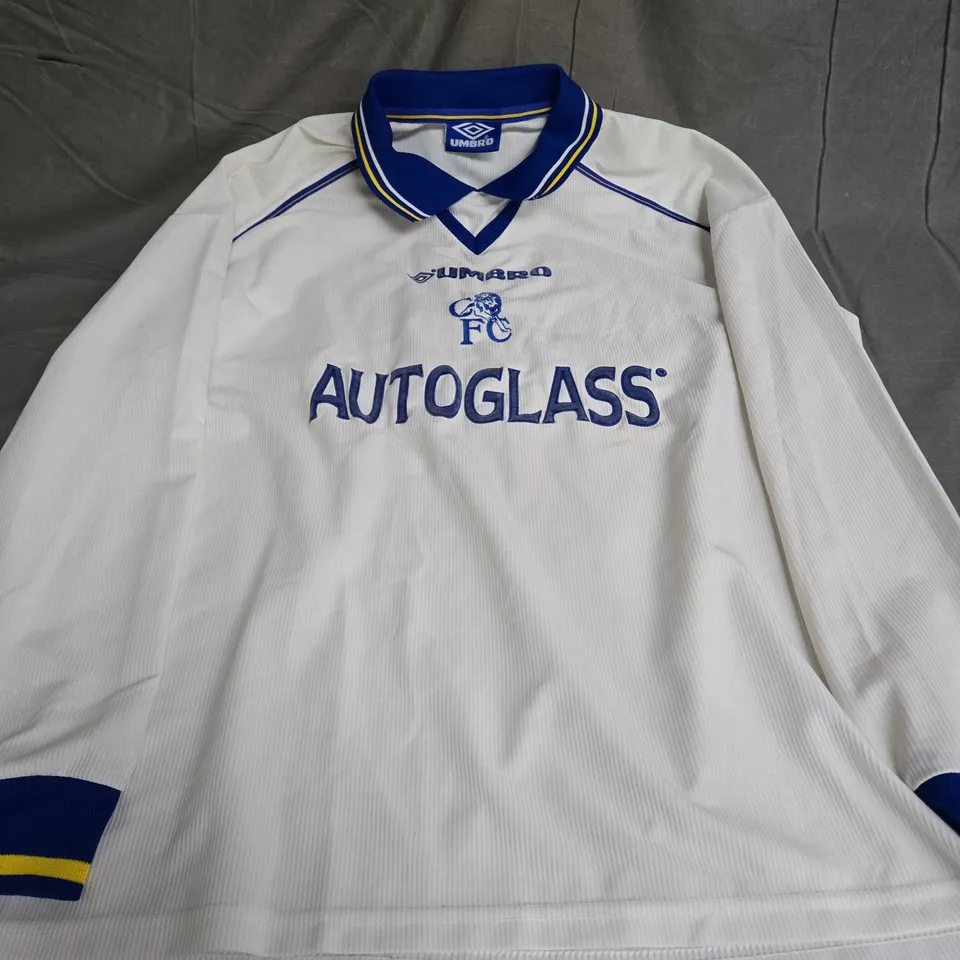 UMBRO CFC LONG SLEEVE TOP IN OFF WHITE/BLUE