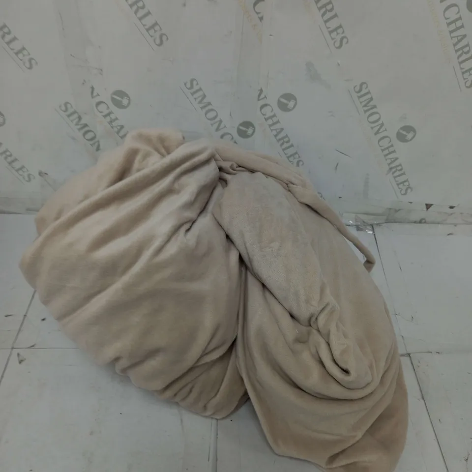 COZEE HOME QUILTED THROW 