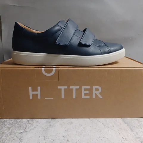 BOXED PAIR OF HOTTER SHOES IN NAVY SIZE UK 6.5