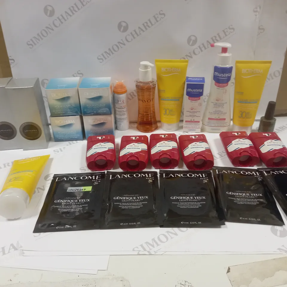 BOX OF APPROX 25 ASSORTED HEALTH AND BEAUTY ITEMS TO INCLUDE - BIOTHERM LAIT SOLAIRE HYDRATANT, OLD SPICE WHITEWATER, AND BIOTHERM AQUASOURCE SKIN PERFECTION ETC. 