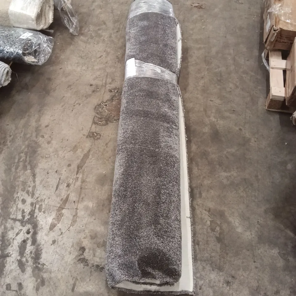 ROLL OF VIGOROUS SMOKE APPROX SIZE: 1.8M X 4M