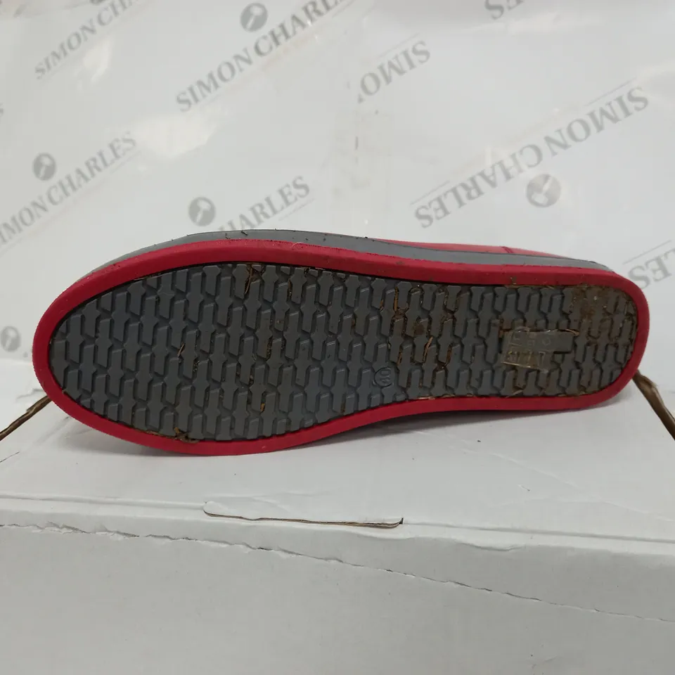 ADESSO YANKEE LEATHER BOOT - RED SIZE 7 - BOXED 