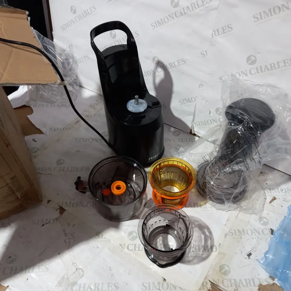 FRIDJA JUICE AND ICE CREAM MAKER 