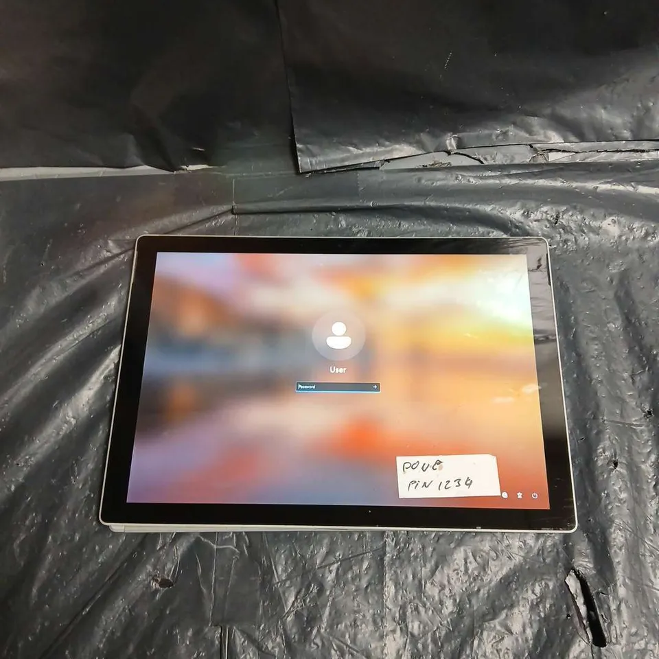 MICROSOFT SURFACE TABLET – SILVER