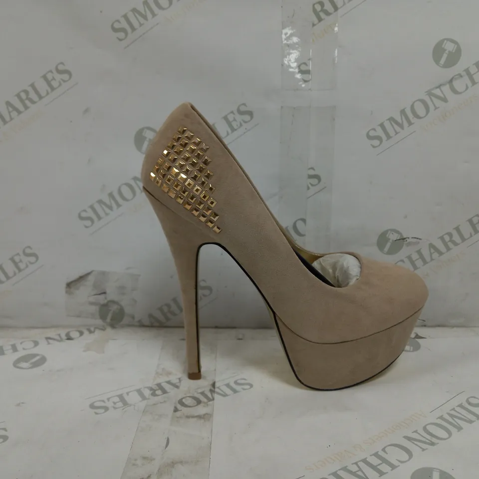 4 PAIRS OF MILAYA PLATFORM HEELS IN BEIGE VARIOUS SIZES TO INCLUDE SIZES 35, 38, 40 