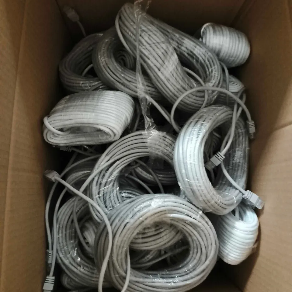 APPROXIMATELY 20 ASSORTED DATA CABLES - LENGTH UNSPECIFIED 