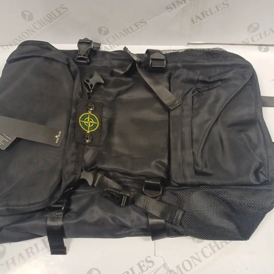 STONE ISLAND BLACK BACKPACK