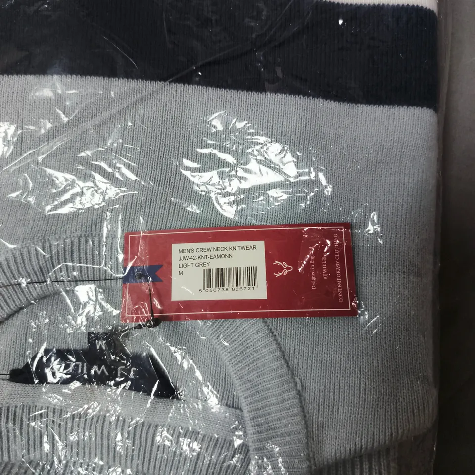 J.J. WILLIS MEN'S CREW NECK KNITWEAR – LIGHT GREY WITH NAVY, WHITE & GREEN STRIPES, SIZE M. SEALED