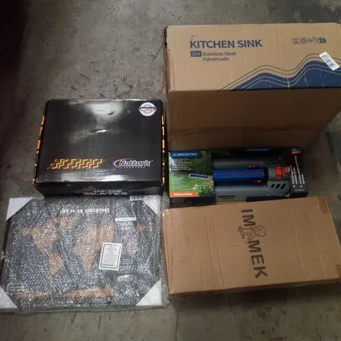 PALLET CONTAINING ASSORTED PRODUCTS INCLUDING KITCHEN SINK, SPRINKLER, KIDS SCOOTER, TRAVEL MAP & INLINE SKATES