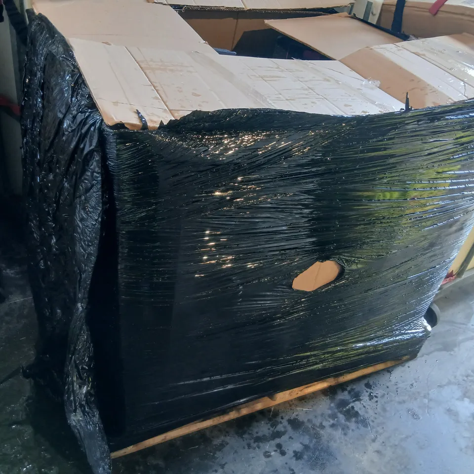 PALLET OF ASSORTED ELECTRICAL DEVICE CASES AND ACCESSORIES