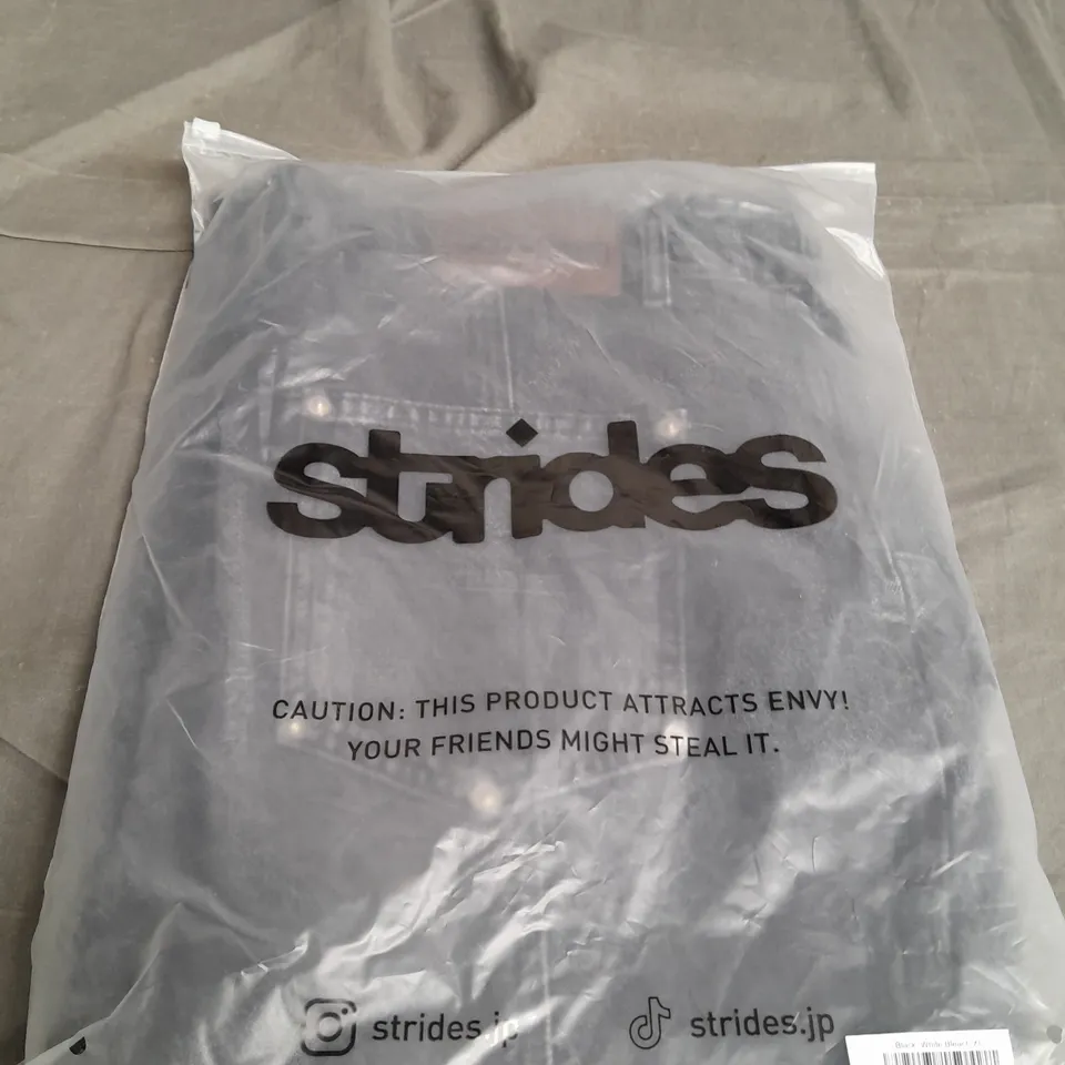 STRIDES BLACK DENIM JEANS SIZE XL