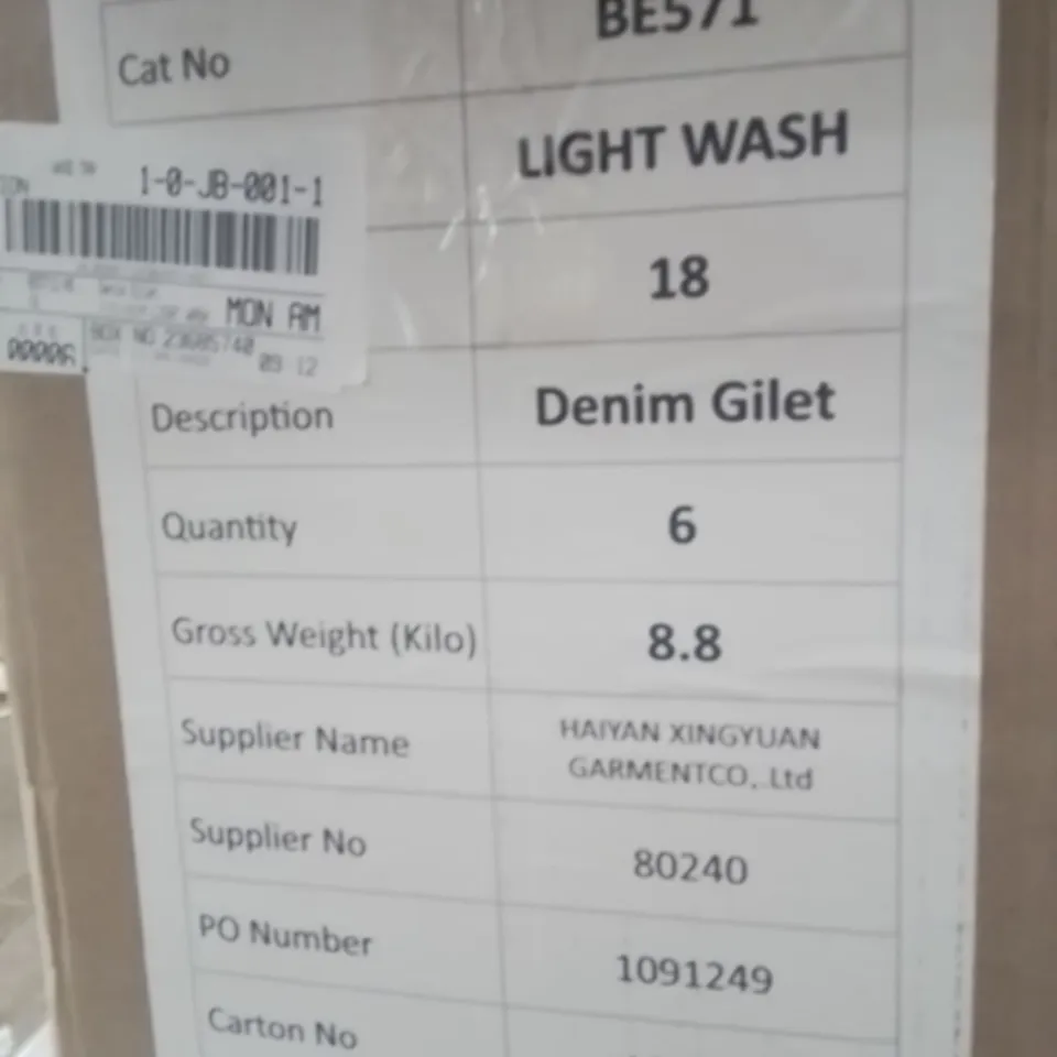 BOX CONTAINING APPROXIMATELY 6 BRAND NEW SIMPLY BE DENIM GILET  LIGHT WASH SIZE 18