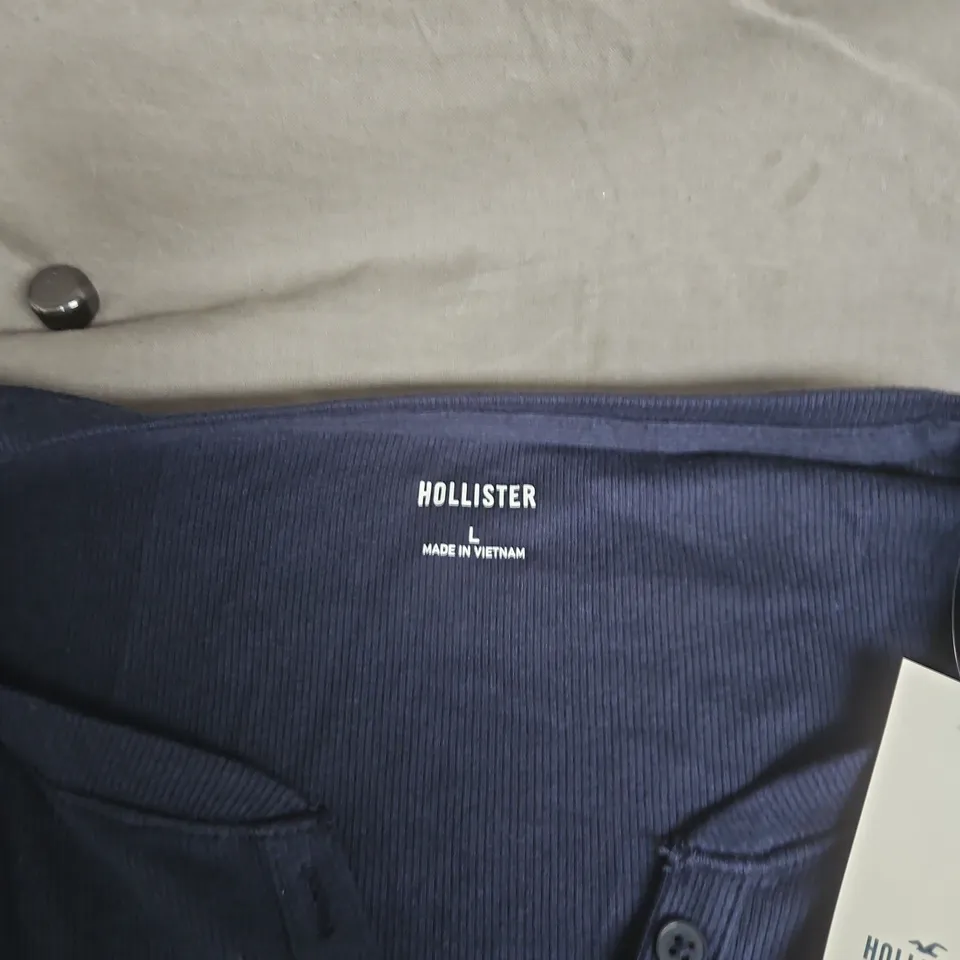 HOLLISTER LONG-SLEEVE RIBBED TOP – NAVY SIZE L