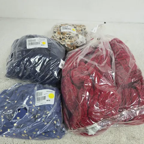 APPROXIMATELY 22 ASSORTED CLOTHING ITEMS IN VARIOUS SIZES, COLOURS & STYLES TO INCLUDE BRANDS SUCH AS FRANK USHER, APRICOT, WHITE STUFF, ETC - COLLECTION ONLY