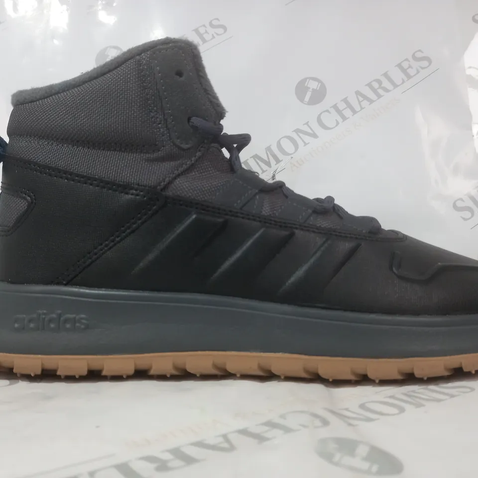 PAIR OF ADIDAS FUSION STORM SHOES IN BLACK/GREY UK SIZE 10