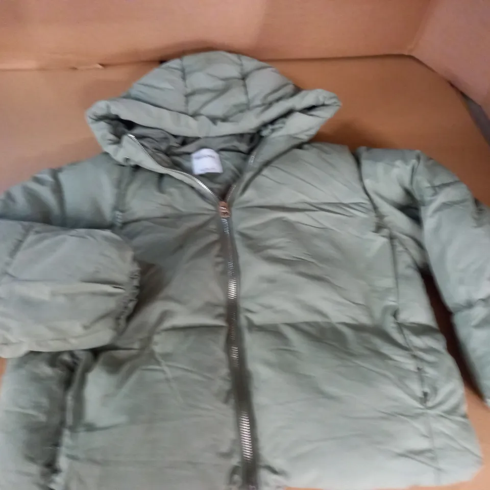 BERSHKA GREEN PADDED COAT - EUR M