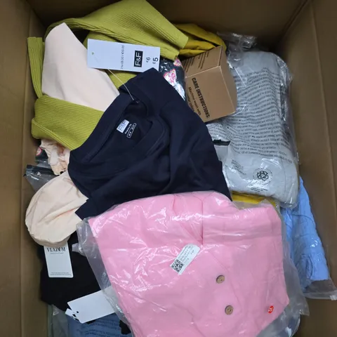 BOX OF APPROXIMATELY 25 ASSORTED CLOTHING ITEMS IN VARIOUS SIZES, COLOURS AND STYLES - COLLECTION ONLY 