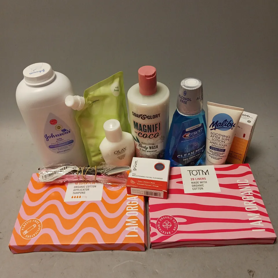 BOX OF APPROXIMATELY 12 COSMETIC ITEMS TO INCLUDE - TOTM ORGANIC LINERS - GRUUM BRIGHTENING FACIAL CLEANSER - MALIBU SOOTHING AFTER SUN LOTION - ETC