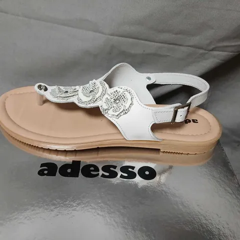 ADESSO ROSE SANDALS – WHITE/SILVER, UK 8 (EU 41)