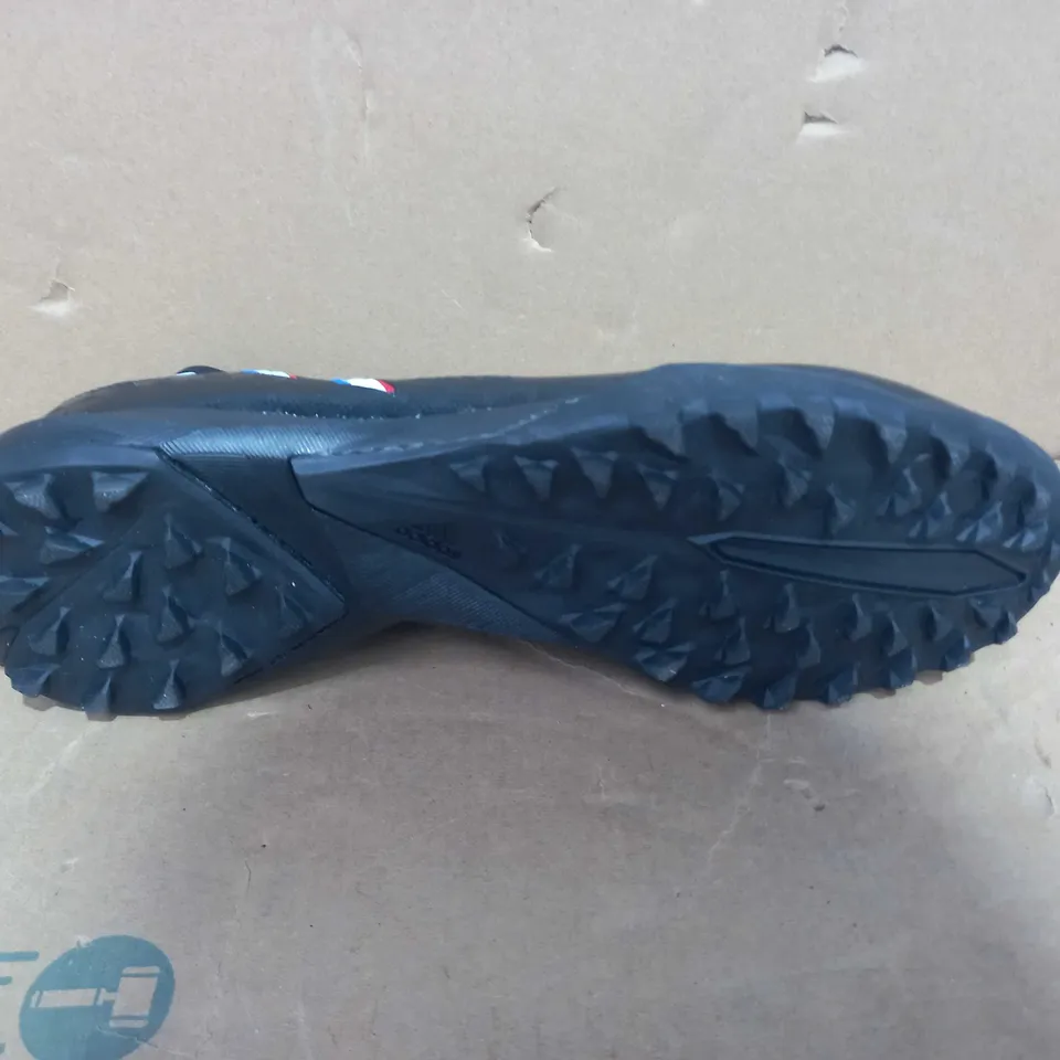 PAIR OF ADIDAS PREDATOR EDGE.3 LACELESS TURF FOOTBALL SHOES IN BLACK UK SIZE 10