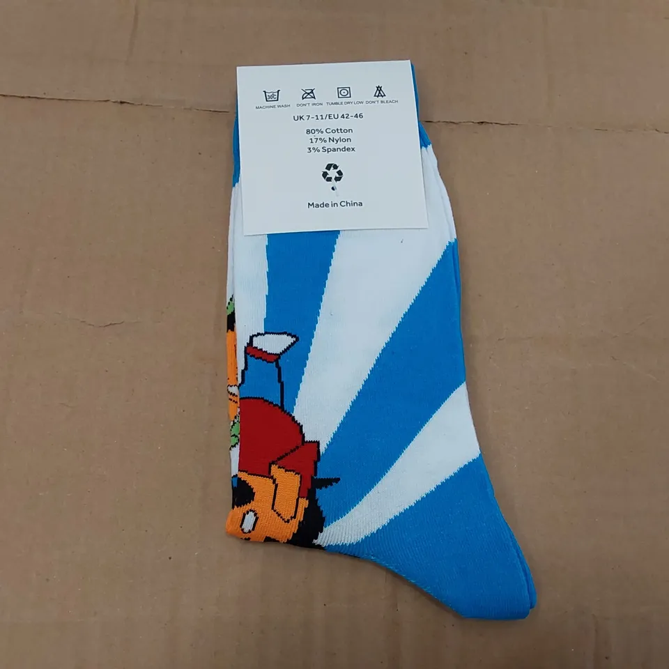 BOX OF APPROXIMATELY 360 PAIRS OF BRAND NEW BIER CO SOCKS (1 BOX)