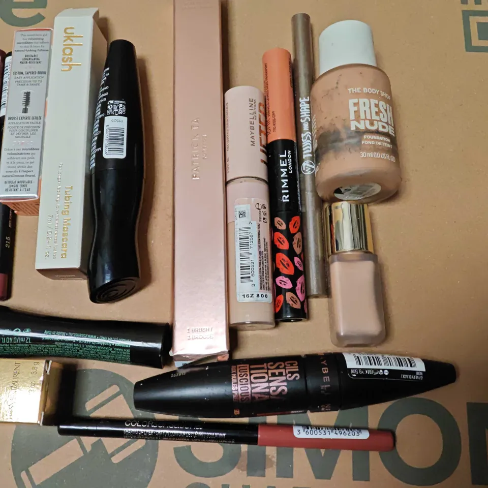 LOT OF APPROXIMATELY 22 ASSORTED MAKE UP ITEMS TO INCLUDE MAYBELLINE, YSL, LAURA GELLER AND RIMMEL