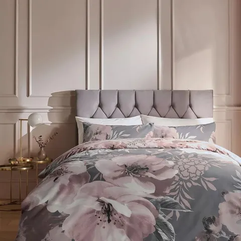 DRAMATIC FLORAL DUVET COVER SET