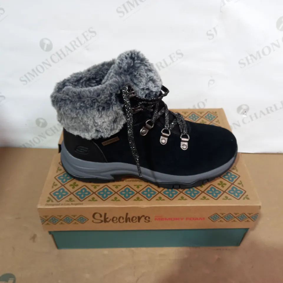 BOXED PAIR OF SKECHERS - SIZE 3.5