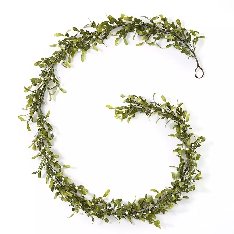 9FT PRE LIT MISTLETOE GARLAND