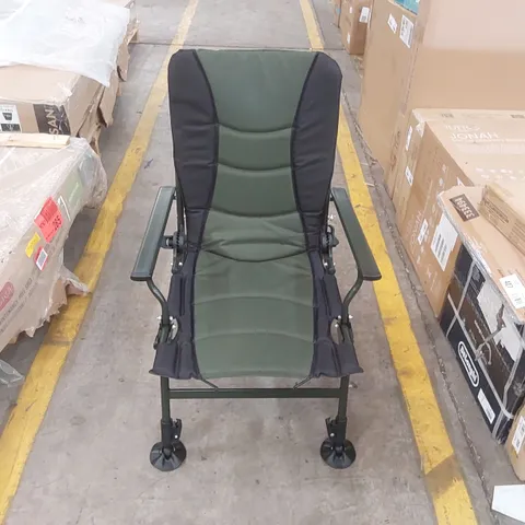 BOXED FOLDING FISHING CHAIR