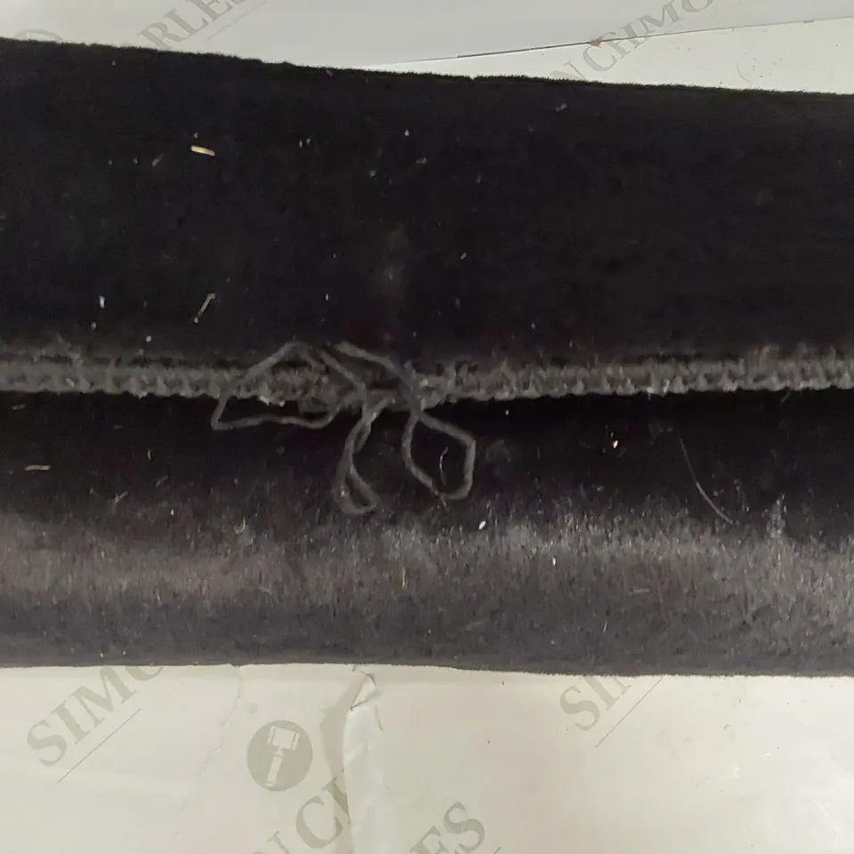 CAUDELL PLUSH SUPER SOFT TUFFED BLACK RUG // 120 X 170CM