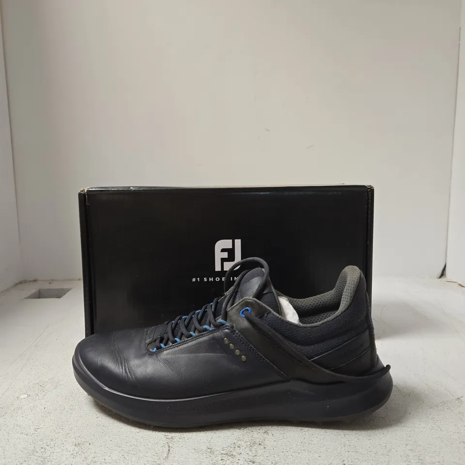 FOOTJOY QUANTUM GOLF SHOES – MEN'S, UK 8 (EU 42) – BLACK