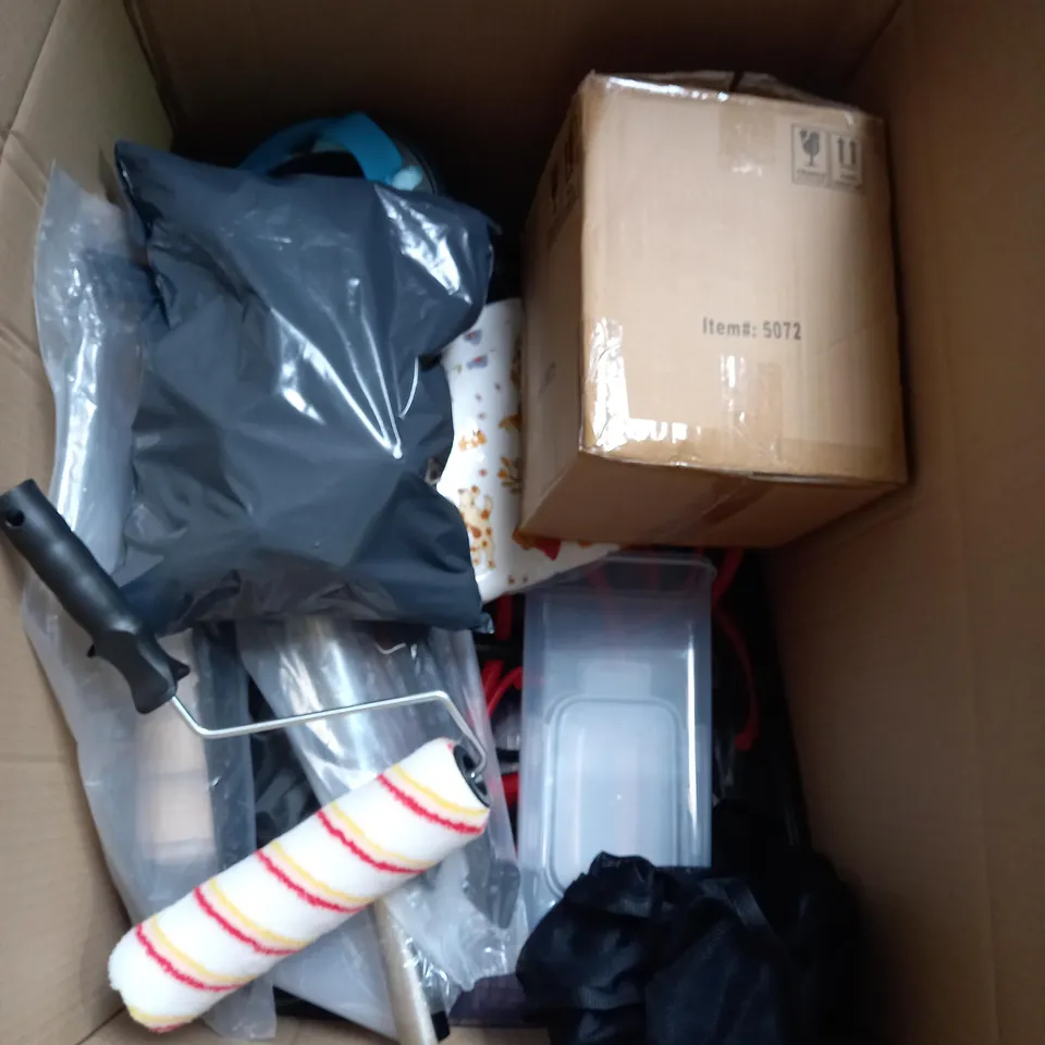 BOX OF APROXIMATELY 12 ASSORTED HOUSEHOLD ITEMS TOO INCLUDE PAINTING SETS , COIL,  TABLET CASES 