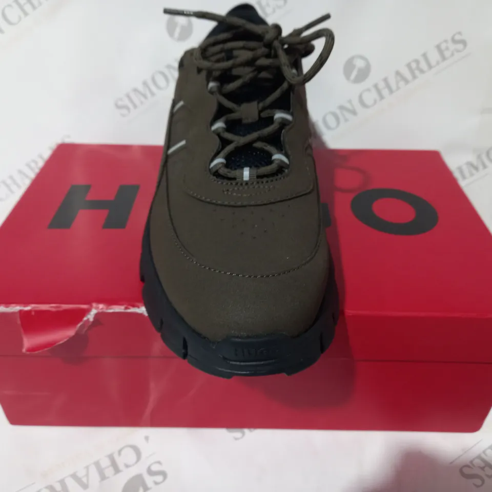 BOXED PAIR OF HUGO BOSS SHOES IN DARK GREEN UK SIZE 9