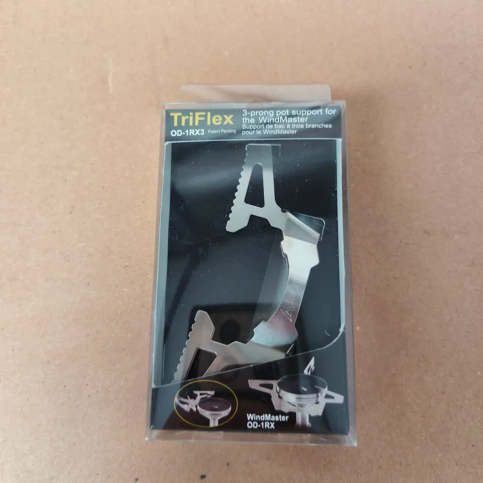 TOTE OF APPROXIMATELY 12 ASSORTED ITEMS TO INCLUDE: TRI FLEX FOR WINDMASTER