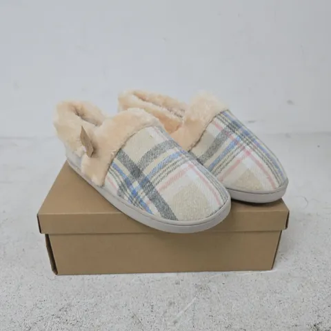 JO & JOE HERITAGE OATMEAL SLIPPERS – UK 7