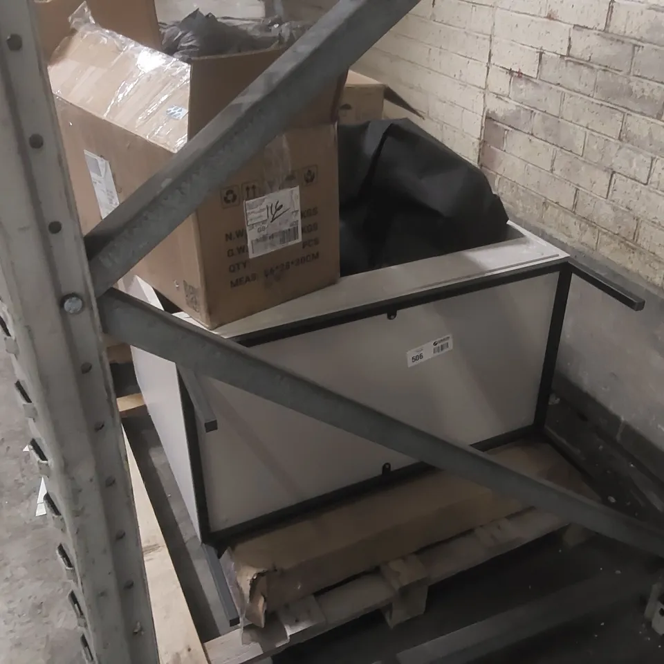 PALLET CONTAINING A LARGE QUANTITY OF ASSORTED FURNITURE PARTS ECT