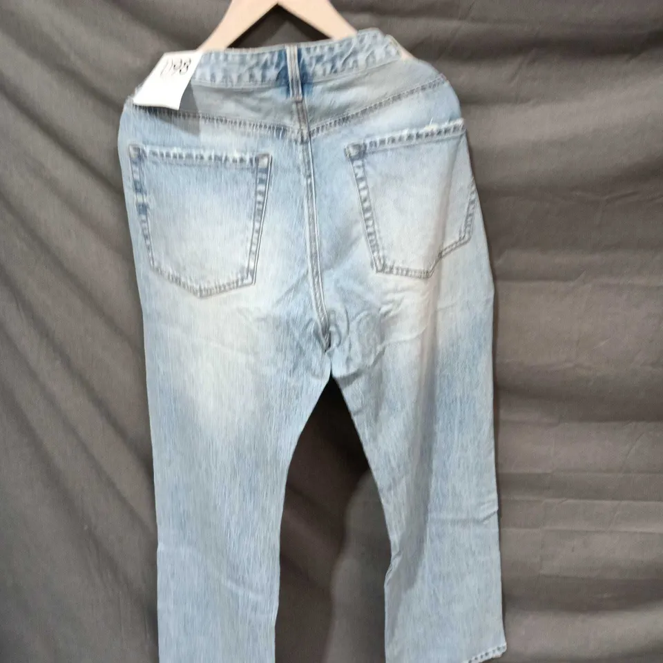 STRADIVARIUS WOMEN’S LIGHT WASH DENIM JEANS – UK 16 (EU 44, US 12)