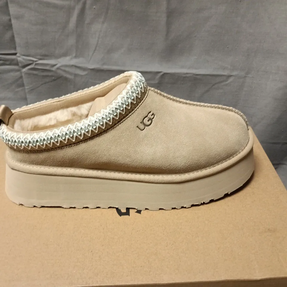 BOXED UGG WOMEN’S TAZZ II SLIPPERS – BEIGE SUEDE, UK 5 (US 7)