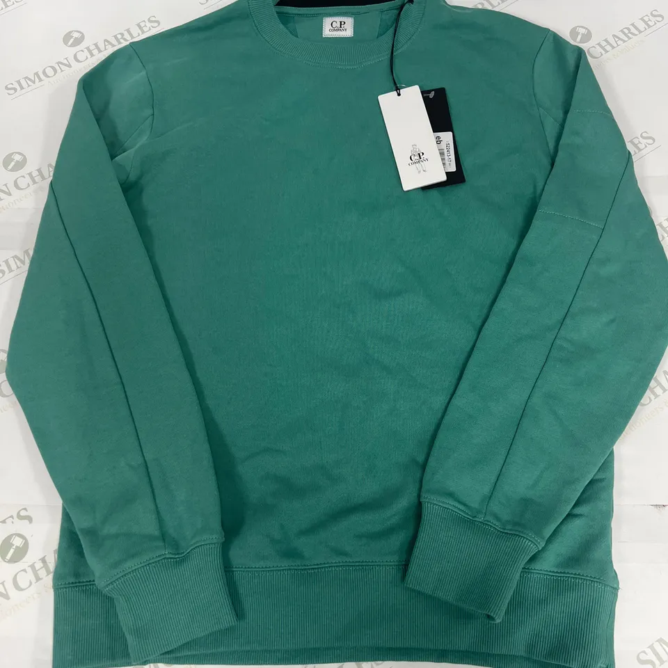 C.P COMPANY MICRO HEAVYWEIGHT LENS SWEATSHIRT IN SPRUCE GREEN SIZE MEDIUM