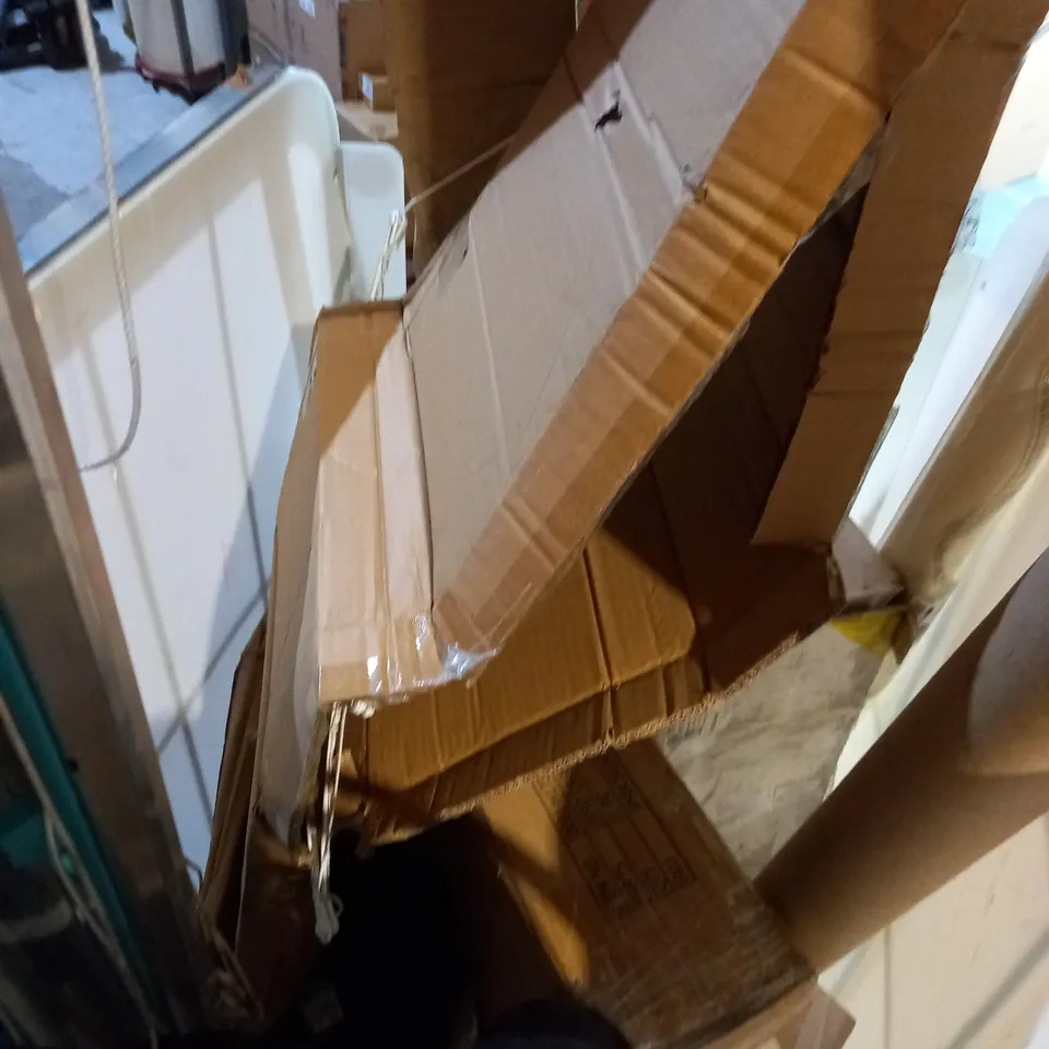 CAGE OF ASSORTED ITEMS TO INCLUDE ELECTRIC SCOOTER PART, BLINDS, LAMP ETC - COLLECTION ONLY