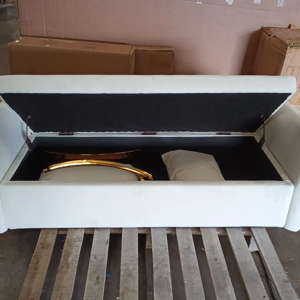 BOXED TUFTED CHAISE LOUNGE STORAGE BENCH - WHITE (1 BOX)