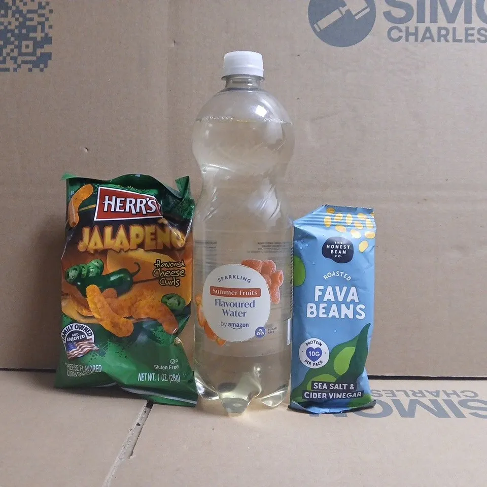 APPROXIMATELY 8 ASSORTED FOOD AND DRINK ITEMS TO INCLUDE FAVA BEANS, HERR'S, ETC