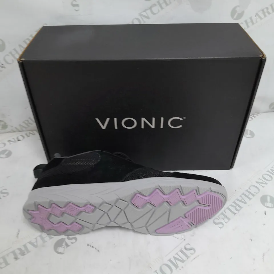BOXED PAIR OF VIONIC BLACK MESH TRAINER SIZE 7 