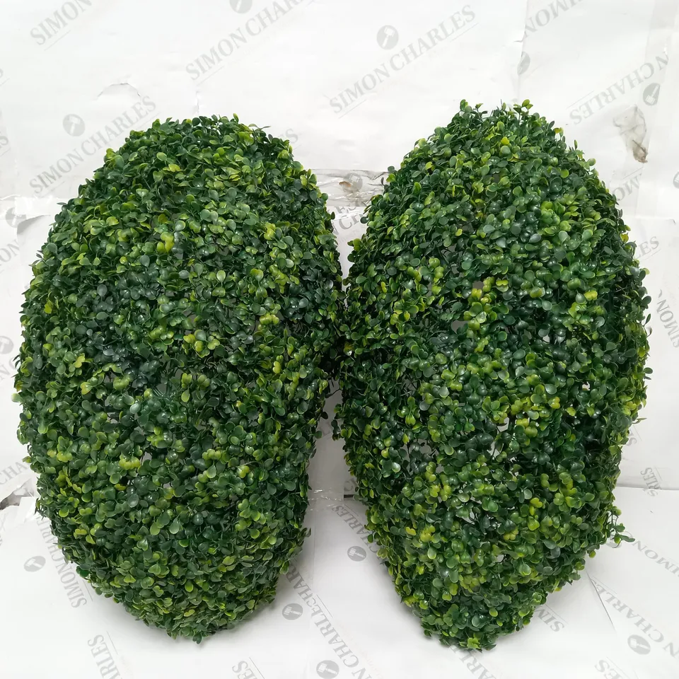 SET OF TWO PLASTIC FAKE GARDEN BUSHES