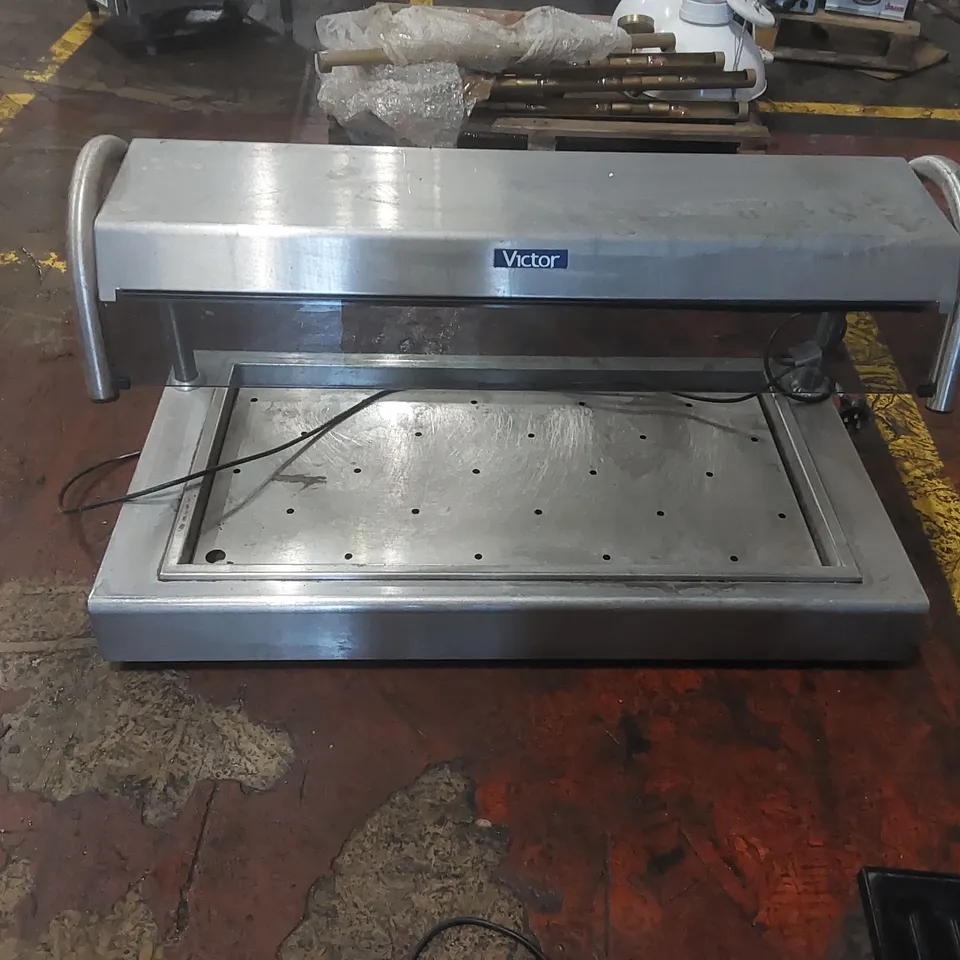 VICTOR HEATED CARVERY PAD WITH GANTRY