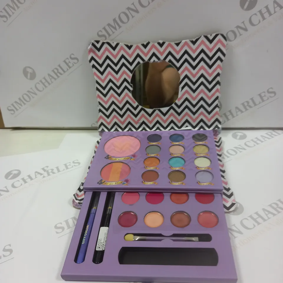 A MUST HAVE GORGOEUS MAKE UP BOOK 