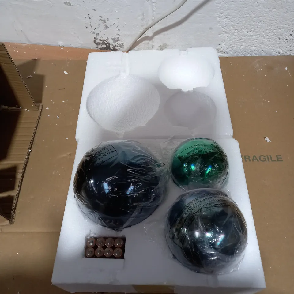 BUNDLE BERRY SET OF 3 INFINITE GLASS SPHERES